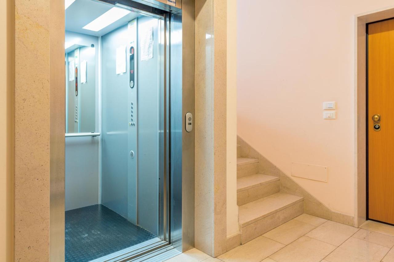 Goodstay Archimede Apartment Лечче Экстерьер фото