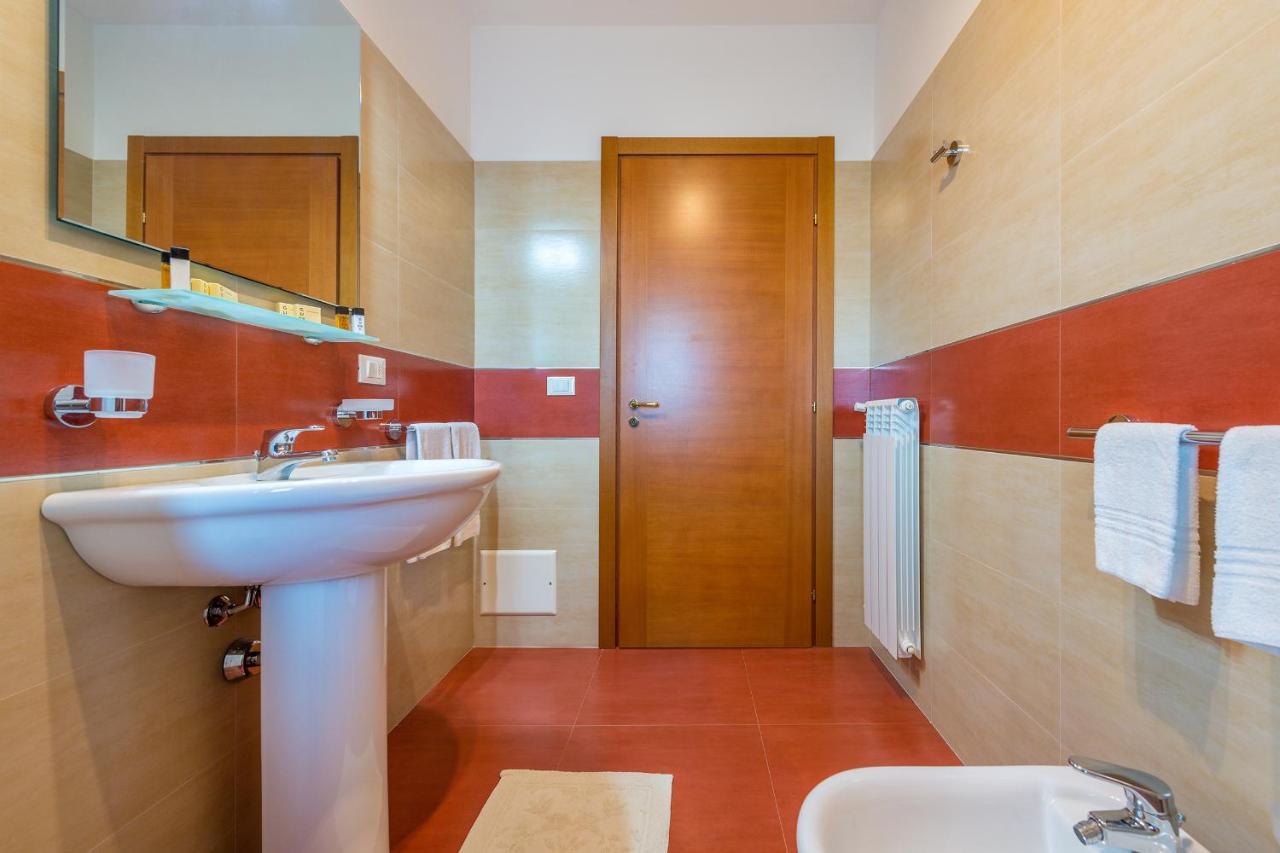 Goodstay Archimede Apartment Лечче Экстерьер фото